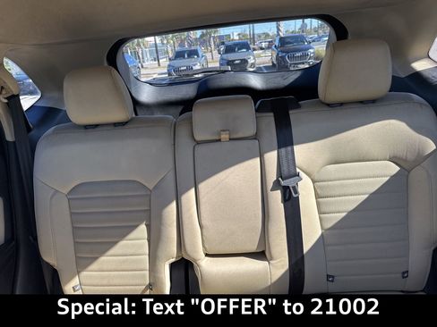 Used 2015 Ford Edge SE image 8