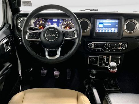 Used 2018 Jeep Wrangler Unlimited Sahara w/ Dual Top Group AWD/4WD image 8