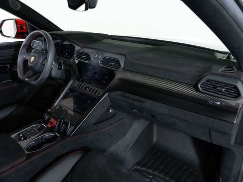 Used 2024 Lamborghini Urus Performante image 36
