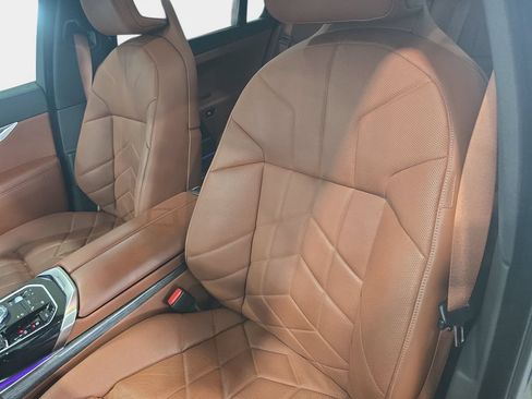 Certified 2023 BMW 760i xDrive AWD/4WD image 20