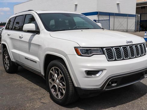 Used 2018 Jeep Grand Cherokee Limited RWD image 16