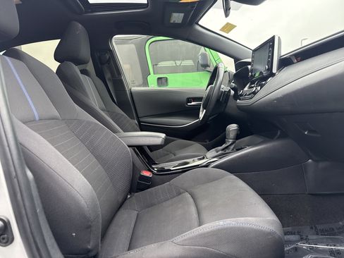 Used 2021 Toyota Corolla SE w/ SE Premium Package image 32