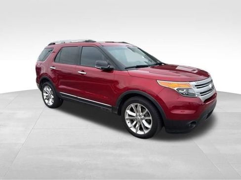 Used 2013 Ford Explorer XLT AWD/4WD image 2