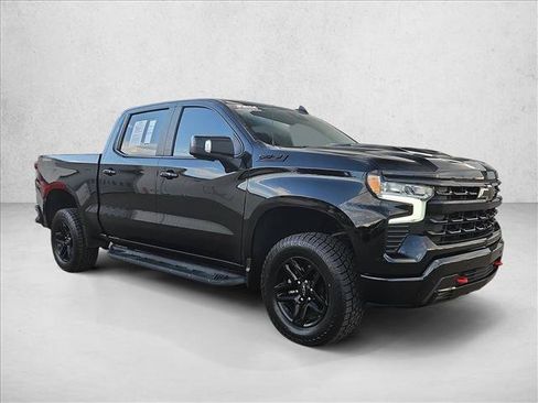 Used 2024 Chevrolet Silverado 1500 LT Trail Boss w/ LT Trail Boss Premium Package AWD/4WD image 3