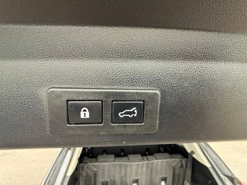 Used 2021 Subaru Ascent Limited w/ Technology Package image 33