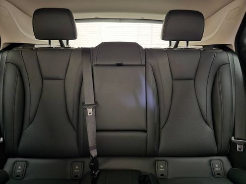 Used 2023 Buick Envision Essence AWD/4WD image 24