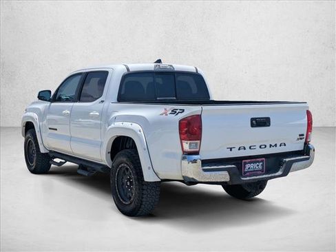 Used 2017 Toyota Tacoma SR5 w/ Tow Package RWD image 8