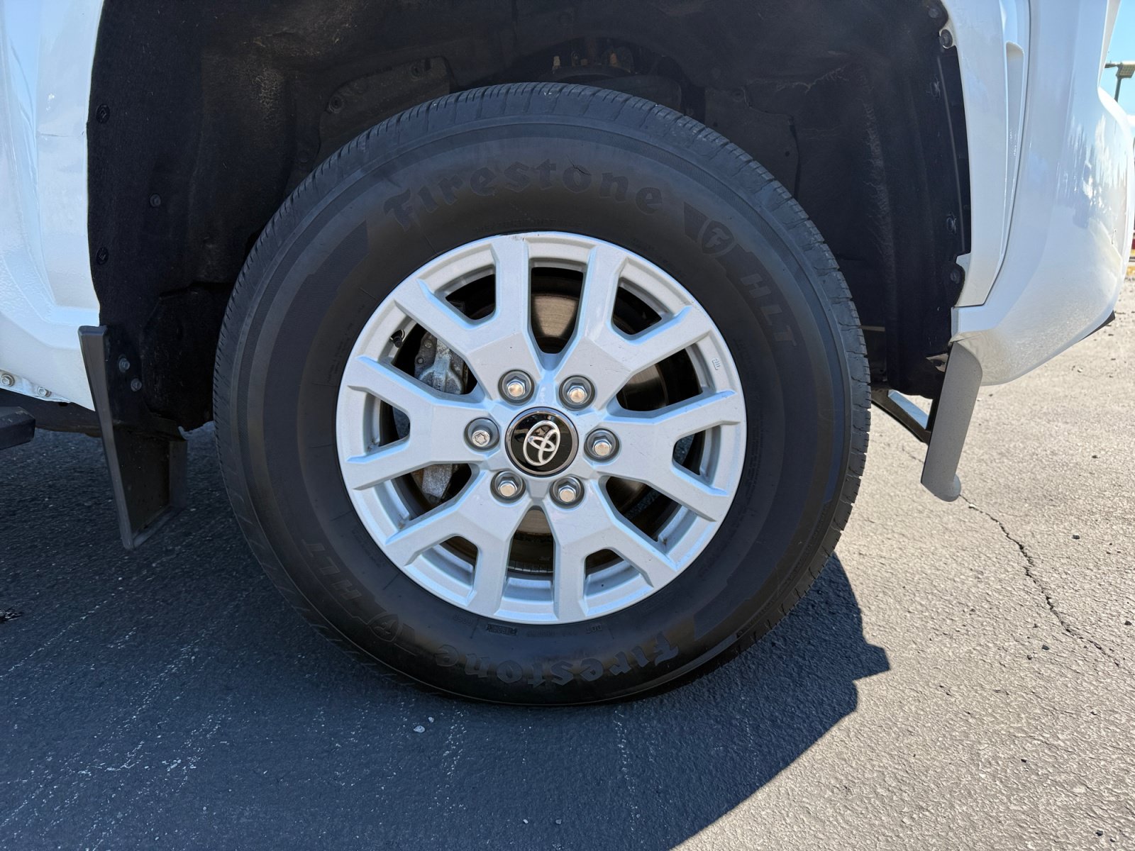 Used 2024 Toyota Tacoma SR5 AWD/4WD image 8