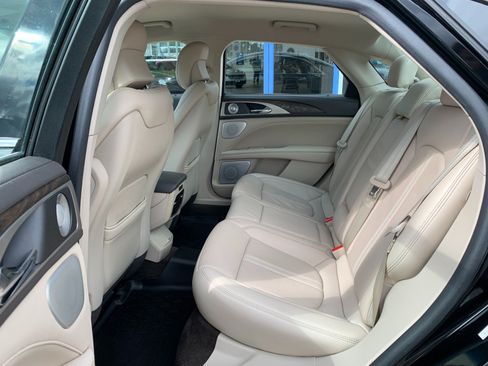 Used 2018 Lincoln MKZ Reserve w/ Luxury Package FWD image 32