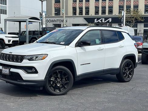 Used 2026 Jeep Compass Latitude AWD/4WD image 33