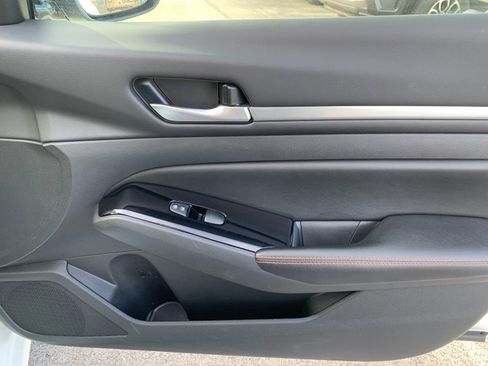 Used 2024 Nissan Altima 2.5 SR image 18