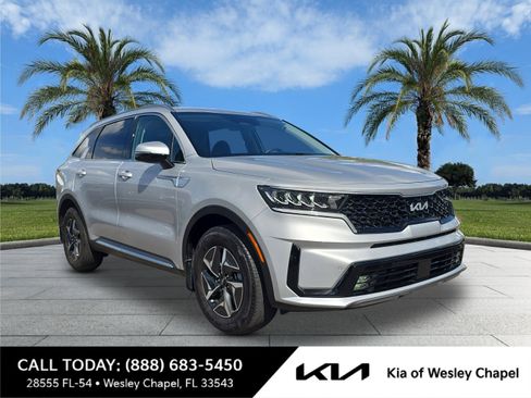 Certified 2023 Kia Sorento EX image 1