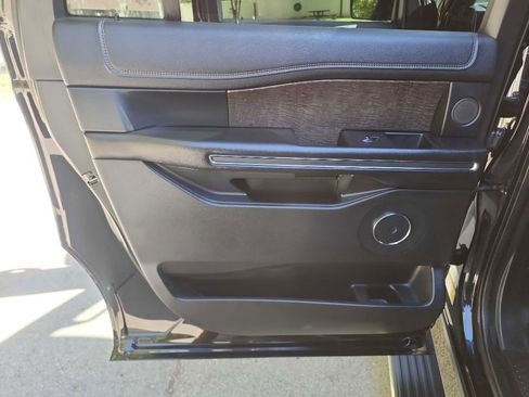 Used 2020 Ford Expedition Max Limited image 35