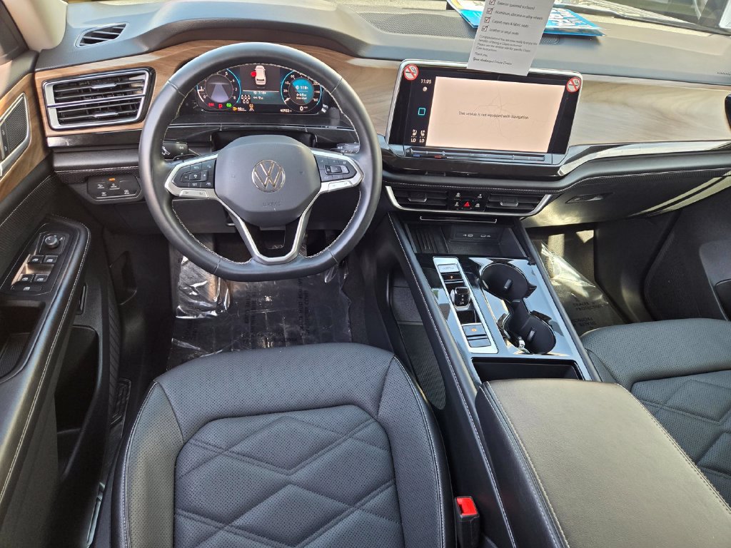 Used 2025 Volkswagen Atlas SE FWD image 13