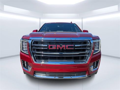 Used 2024 GMC Yukon SLT w/ SLT Luxury Package image 8