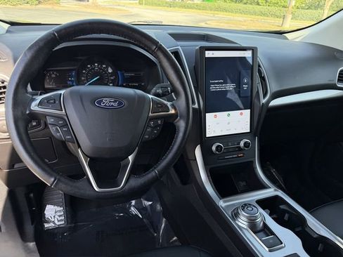 Used 2023 Ford Edge SEL w/ Convenience Package image 13