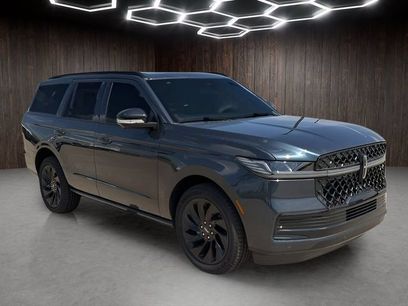 New 2025 Lincoln Navigator Reserve w/ Jet Appearance Package