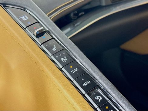 Used 2020 Chevrolet Corvette Stingray w/ 2LT Preferred Equipment Group image 23