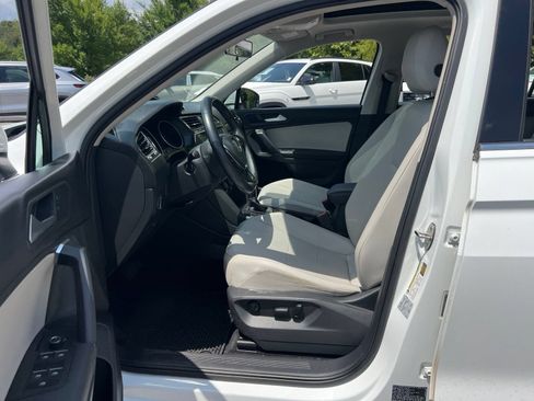 Used 2019 Volkswagen Tiguan SE FWD image 24