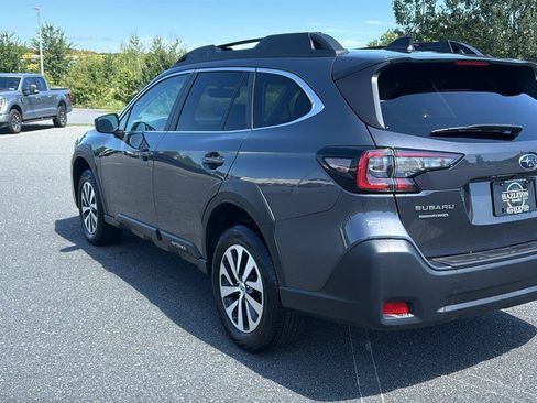 Used 2024 Subaru Outback Premium AWD/4WD image 9