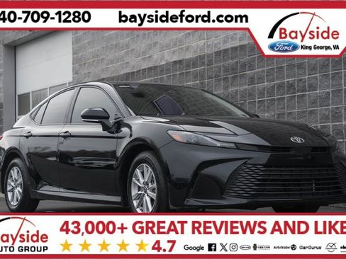 Used 2025 Toyota Camry LE image 1