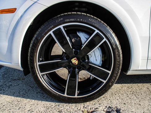 Used 2019 Porsche Cayenne Turbo AWD/4WD image 12