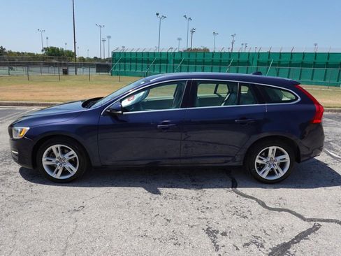 Used 2015 Volvo V60 T5 Premier w/ Convenience Package FWD image 4