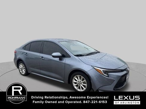 Used 2023 Toyota Corolla LE FWD image 2