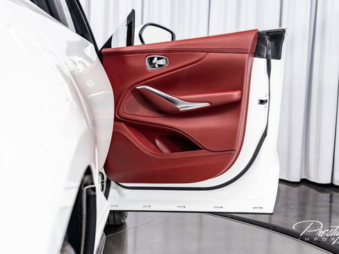 Used 2021 Aston Martin DBX image 42