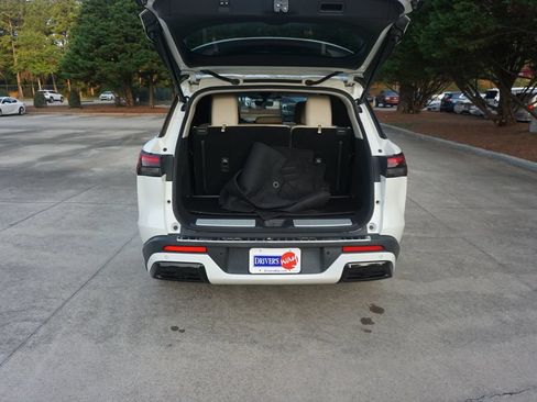 Used 2023 INFINITI QX60 Luxe w/ Cargo Package FWD image 17