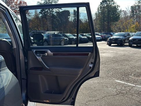 Used 2010 Lexus GX 460 image 19