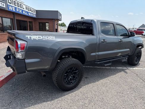 Used 2022 Toyota Tacoma TRD Off-Road AWD/4WD image 8