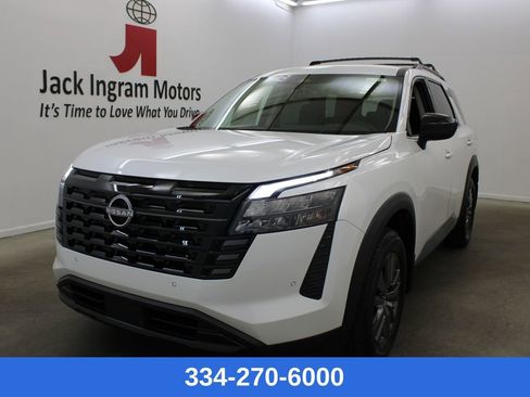 New 2026 Nissan Pathfinder SV image 1