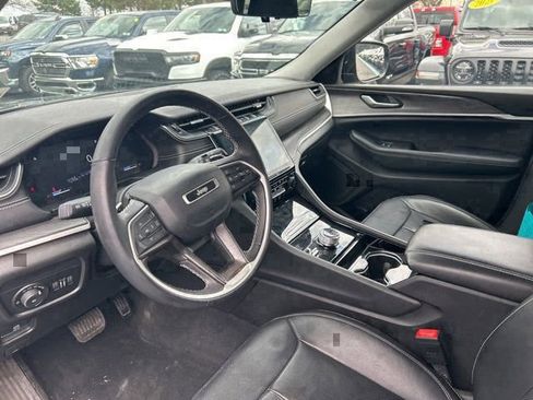 Used 2023 Jeep Grand Cherokee Limited w/ Luxury Tech Group II AWD/4WD image 8
