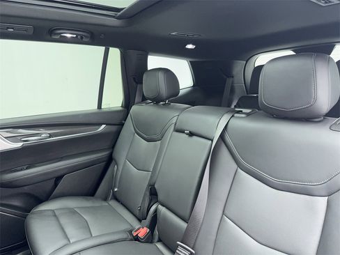 Used 2024 Cadillac XT6 Sport image 41