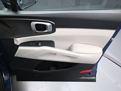 Used 2024 Kia Sorento S w/ Panoramic Sunroof Package FWD image 38