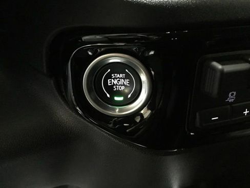 Used 2024 Chevrolet Silverado 2500 LTZ w/ LTZ Convenience Package image 44