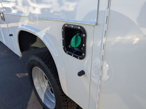 New 2026 Ford F550 4x4 Supercab Super Duty image 29