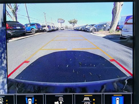 Used 2023 GMC Acadia SLT w/ Elevation Edition image 32