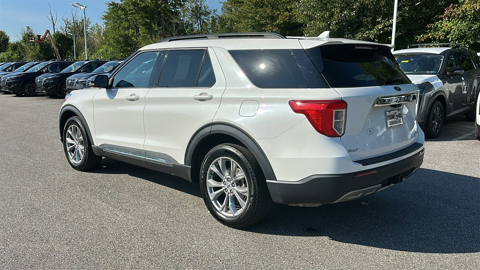 Used 2022 Ford Explorer XLT w/ Equipment Group 202A AWD/4WD image 7