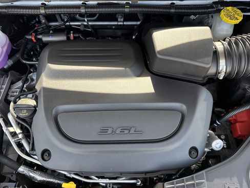 New 2026 Chrysler Pacifica Select image 34