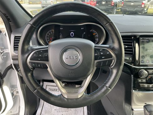Used 2020 Jeep Grand Cherokee Laredo AWD/4WD image 33