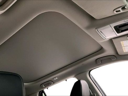Used 2025 Honda Pilot Touring image 20
