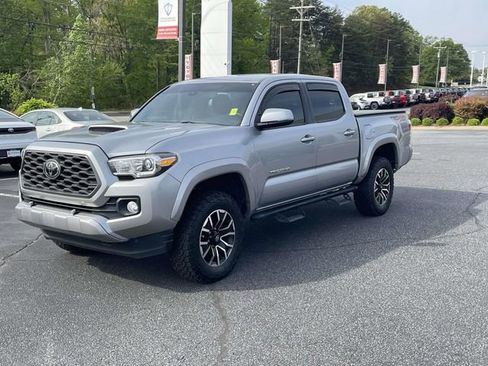 Used 2020 Toyota Tacoma TRD Sport image 3
