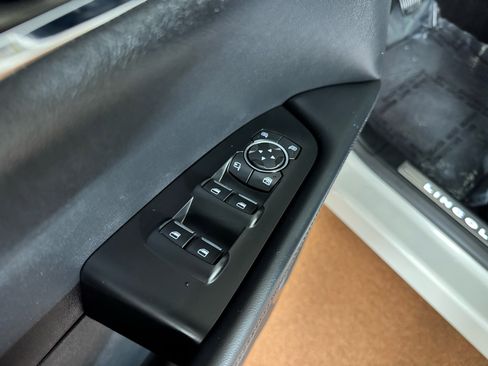 Used 2022 Lincoln Nautilus Reserve w/ Equipment Group 201A image 19