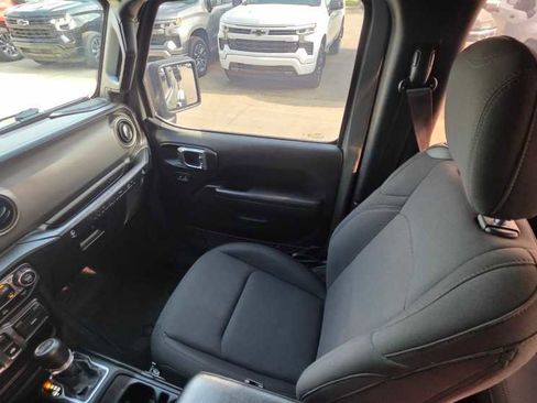 Used 2023 Jeep Wrangler Sport S image 18