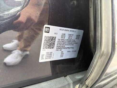 Used 2023 Chevrolet Suburban Premier RWD image 36
