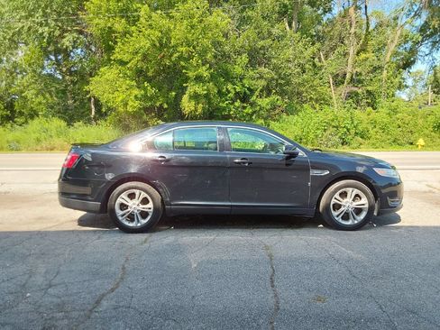 Used 2016 Ford Taurus SEL w/ Equipment Group 201A AWD/4WD image 4