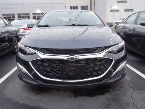 Used 2021 Chevrolet Malibu RS FWD image 2