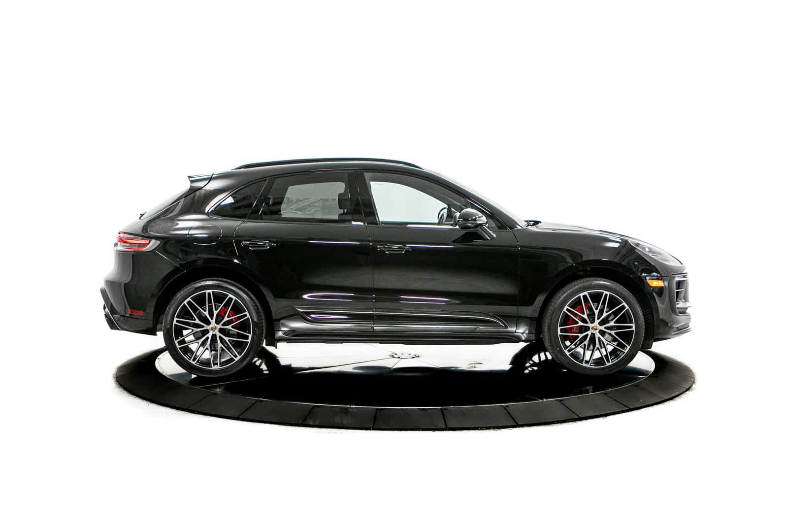 Certified 2024 Porsche Macan S AWD/4WD image 8